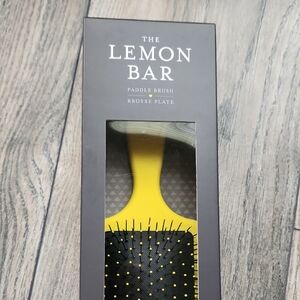 The Lemon Bar Paddle Brush